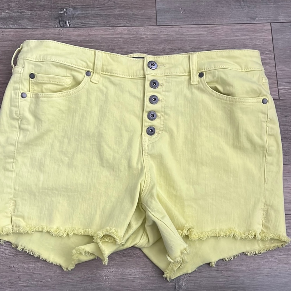 Torrid bright yellow shorts